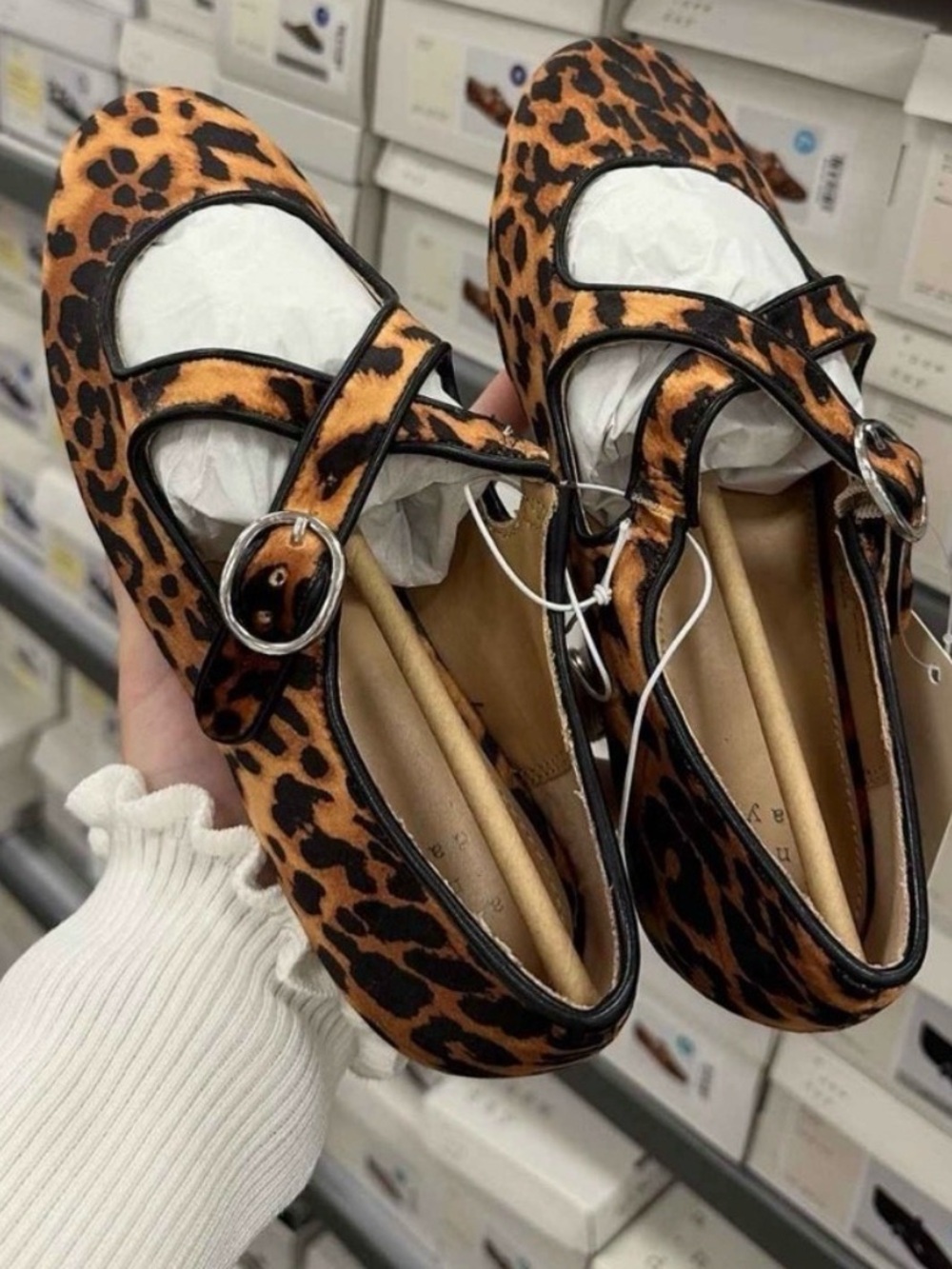 Leopard Print women’s Tasman flat shoes size 7
